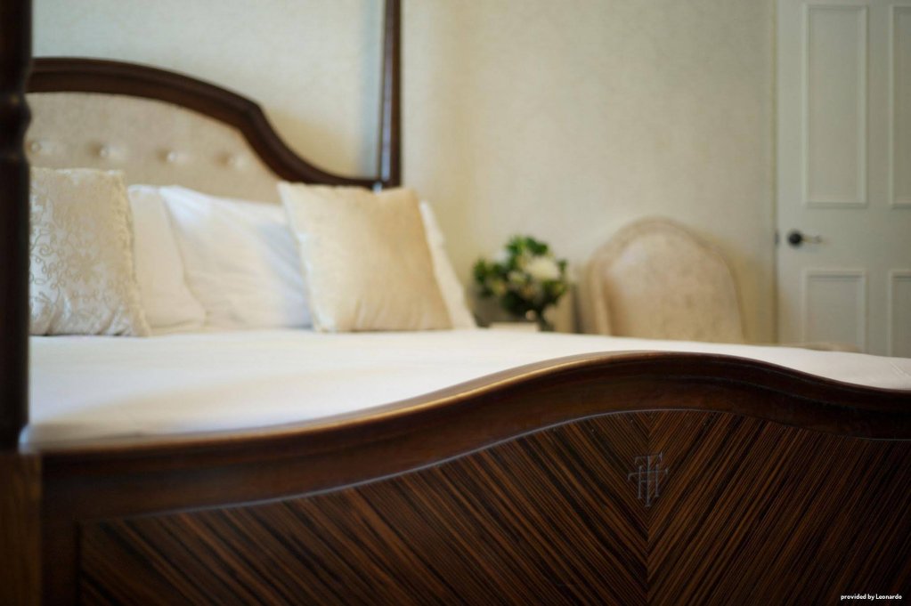 Фото Chic Apartment With Rooftop