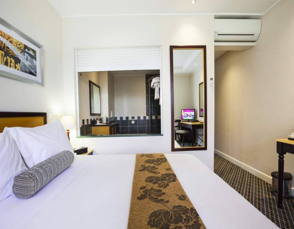 Фото City Lodge Hotel GrandWest