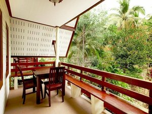 Гостиница RuenNamyen Resort в Самутсонгкхраме