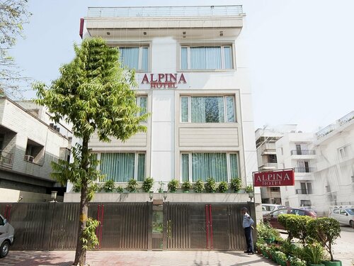 Гостиница Alpina Hotels & Suites в Дели
