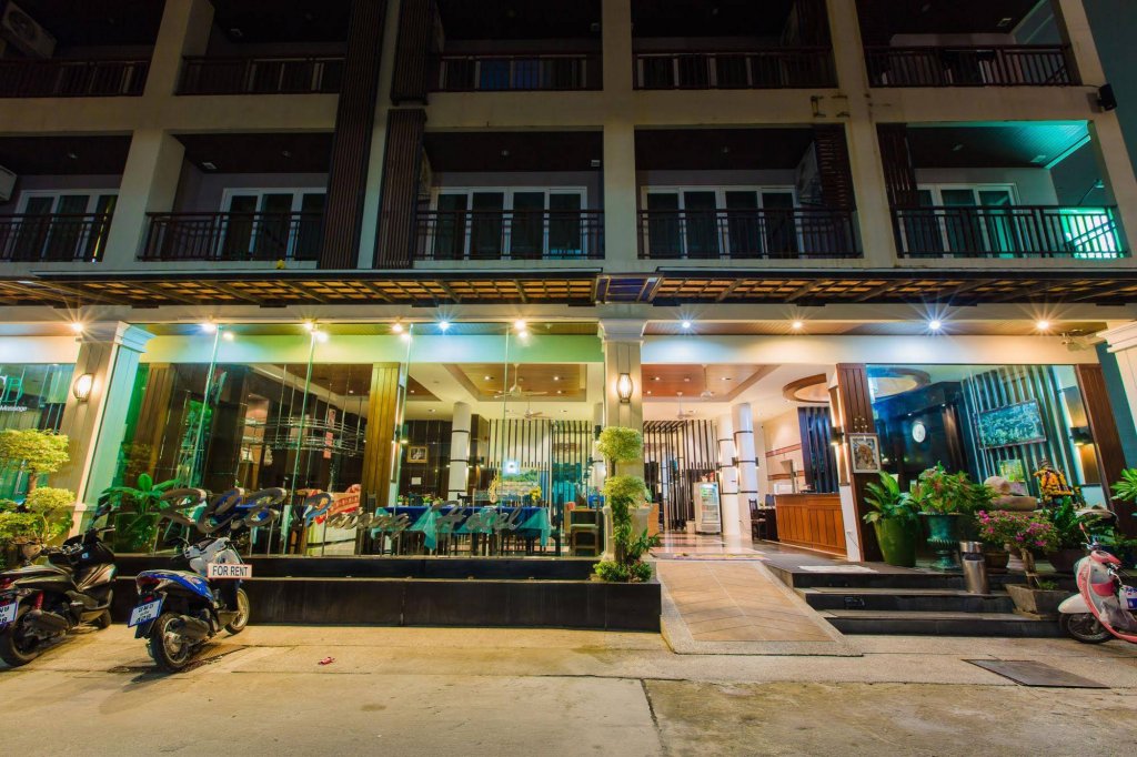 Фото отеля 2