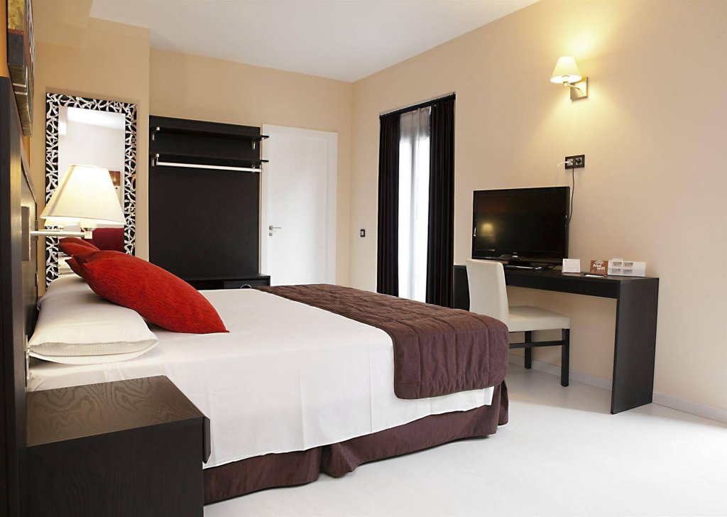 Фото Exe Málaga Museos Hotel