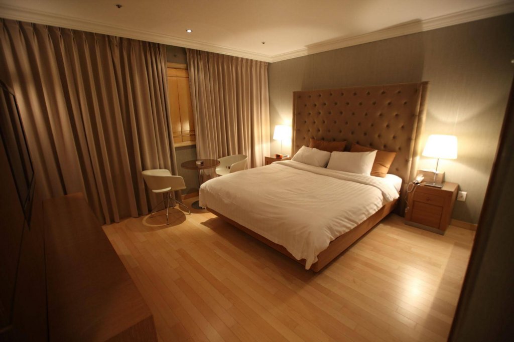 Фото The California Hotel