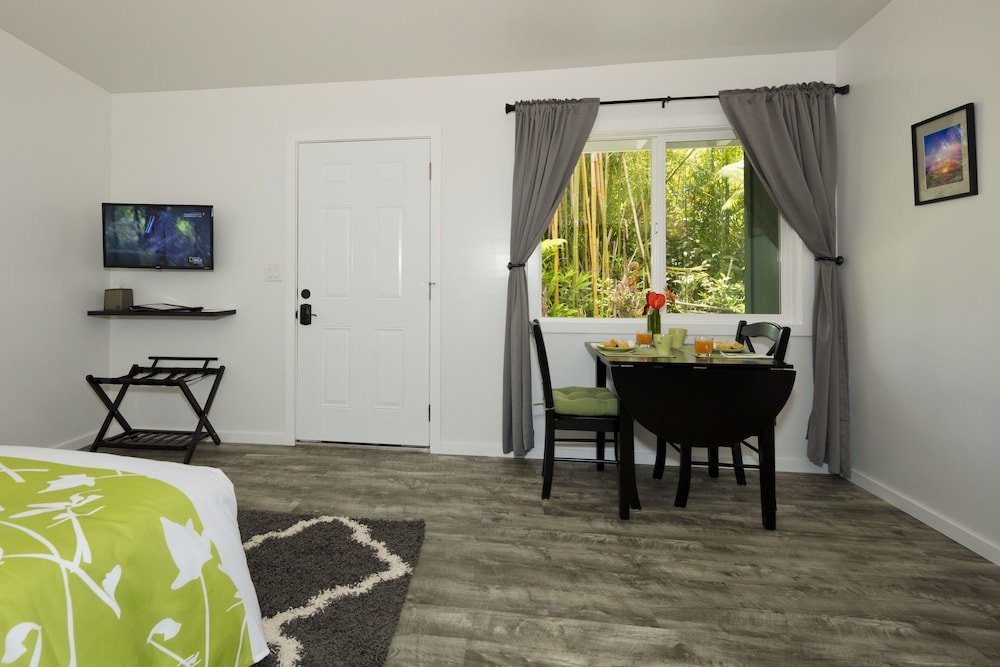 Фото Hale 'Ohu Bed & Breakfast