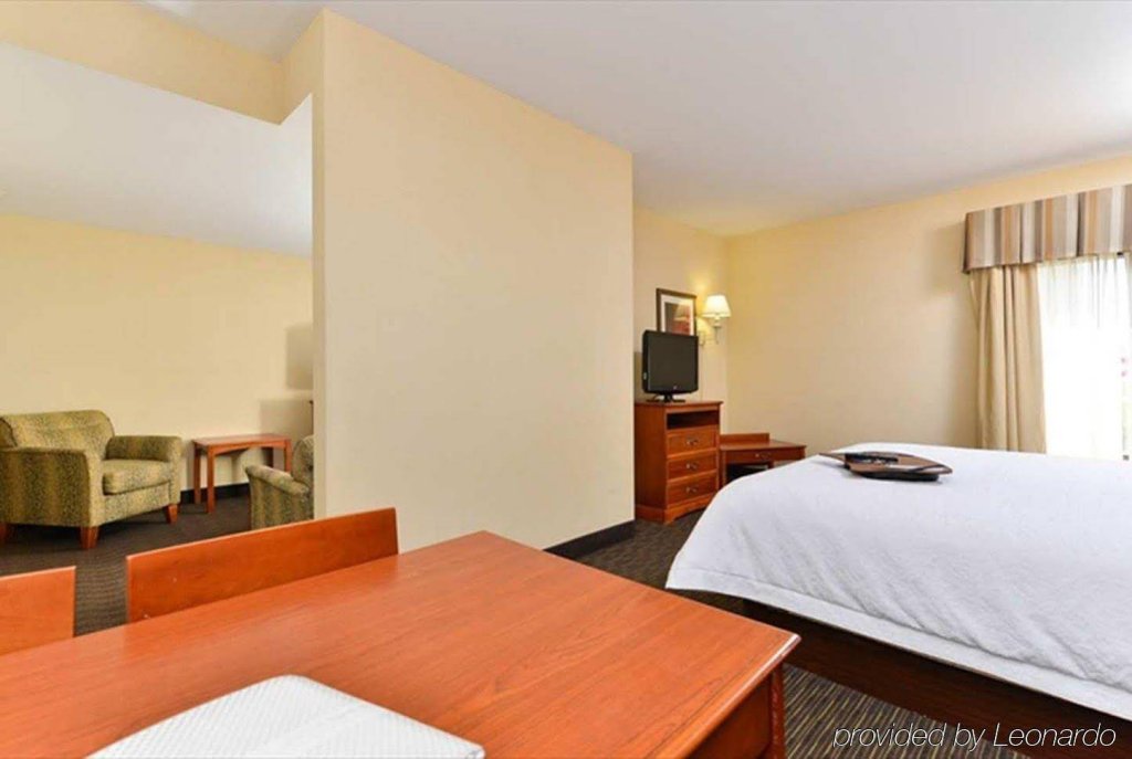 Фото Hampton Inn Linden