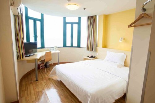 Гостиница 7 Days Inn Guangzhou Panyu Chimelong South Railway Station