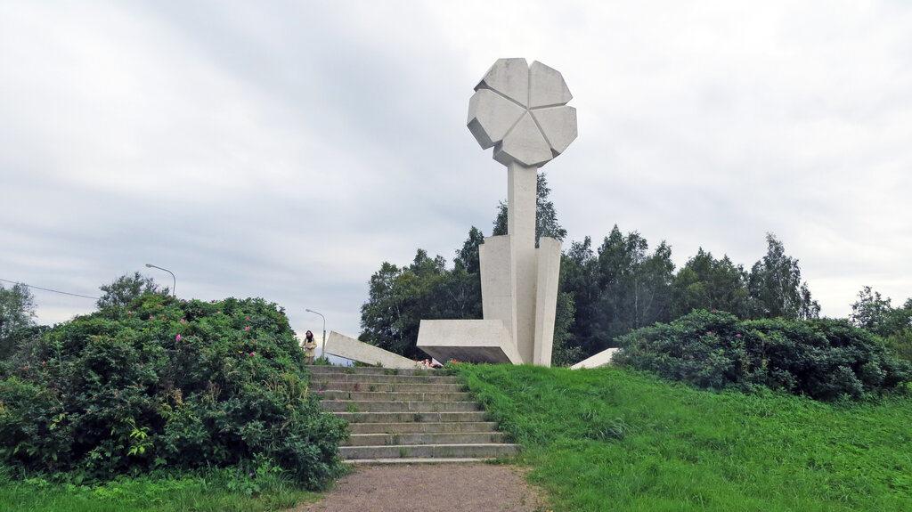 Памятник, мемориал Цветок жизни, Санкт‑Петербург и Ленинградская область, фото