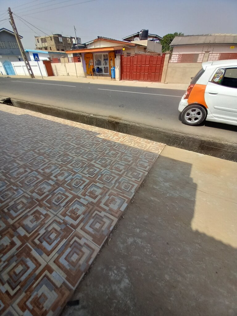 Barber shop Hair Tune, Accra, photo