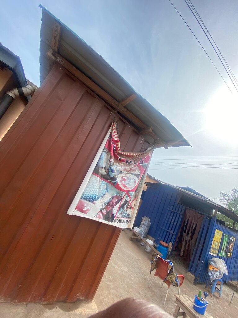 Milling God No Go Shame Us Fufu Machine, Accra, photo