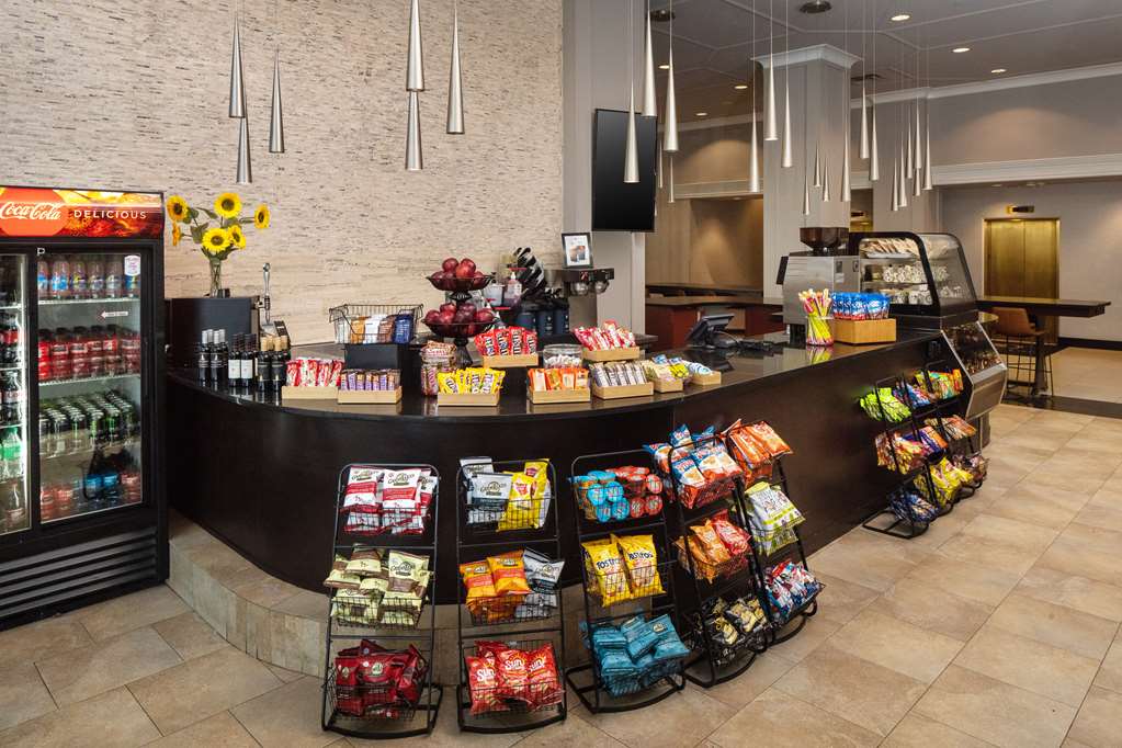 Фото Doubletree Suites by Hilton Detroit Downtown - Fort Shelby