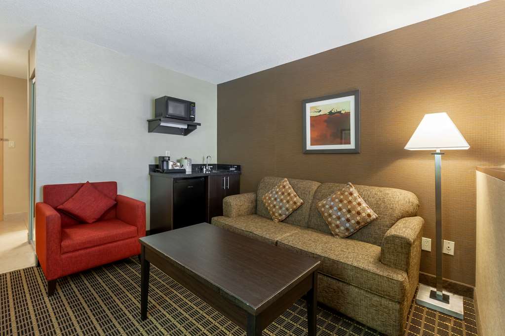 Фото Best Western Plus Burlington Inn & Suites