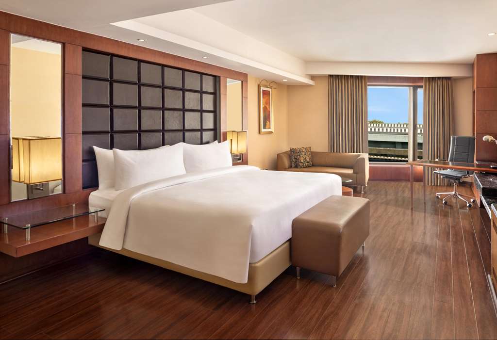 Фото Radisson Blu Plaza Hotel, Delhi Airport