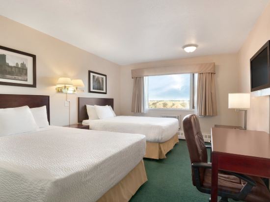 Фото Days Inn by Wyndham Lethbridge