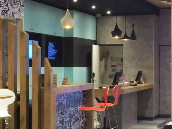 Фото ibis Paris Canal Saint-Martin Hotel