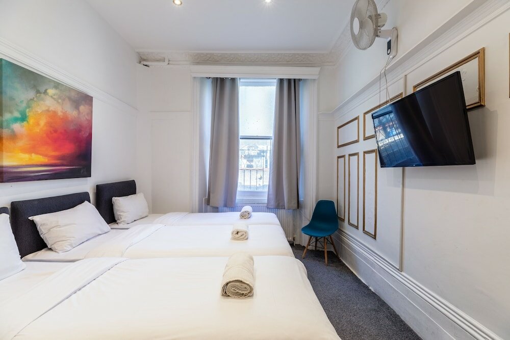 Фото Gallery Hyde Park Hostel