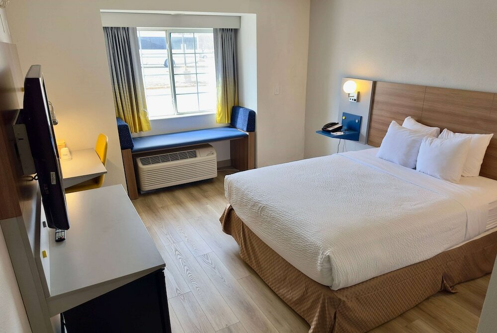 Фото Microtel Inn by Wyndham Denver