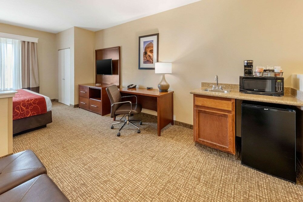 Фото Comfort Suites Barstow near I-15