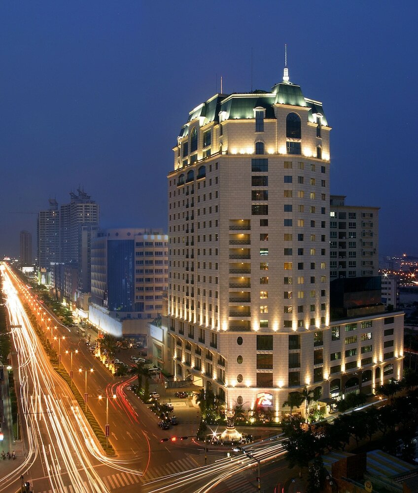 Фото Grand Noble Hotel
