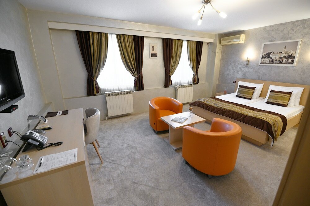 Фото Euro Garni Hotel