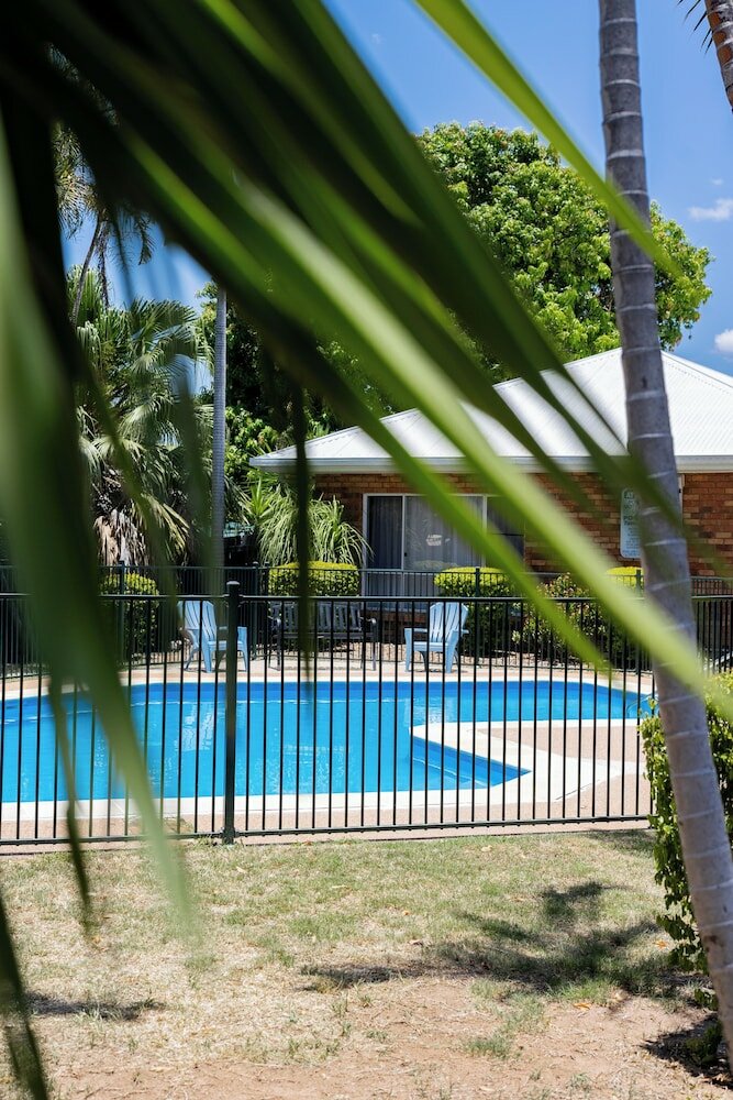 Фото Emerald Maraboon Motor Inn