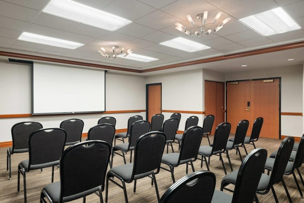 Фото Wyndham Moline on John Deere Commons