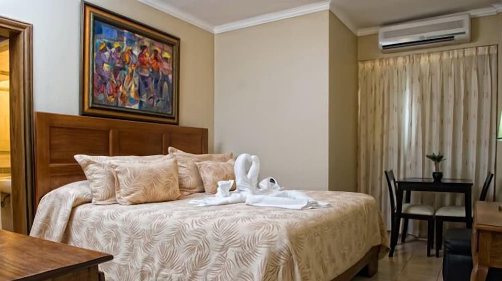 Фото Hotel Century Plaza