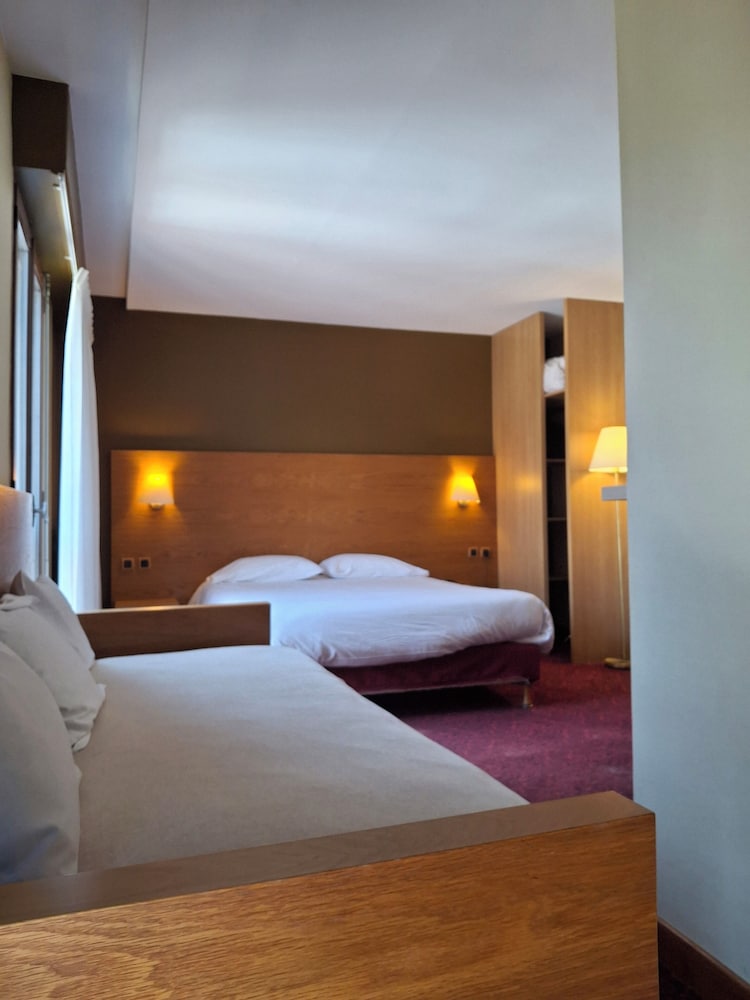 Фото Inter-Hotel De La Tour Maje