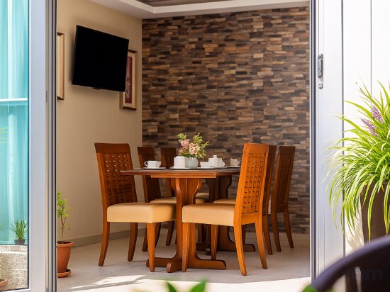 Фото Rustaveli Palace