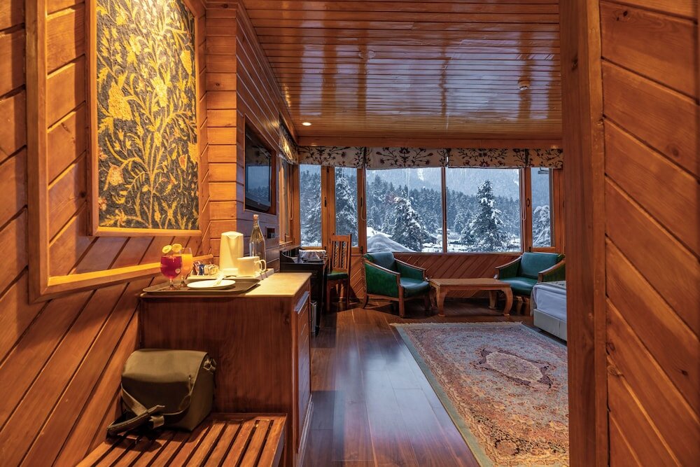 Фото Hotel Heevan Pahalgam