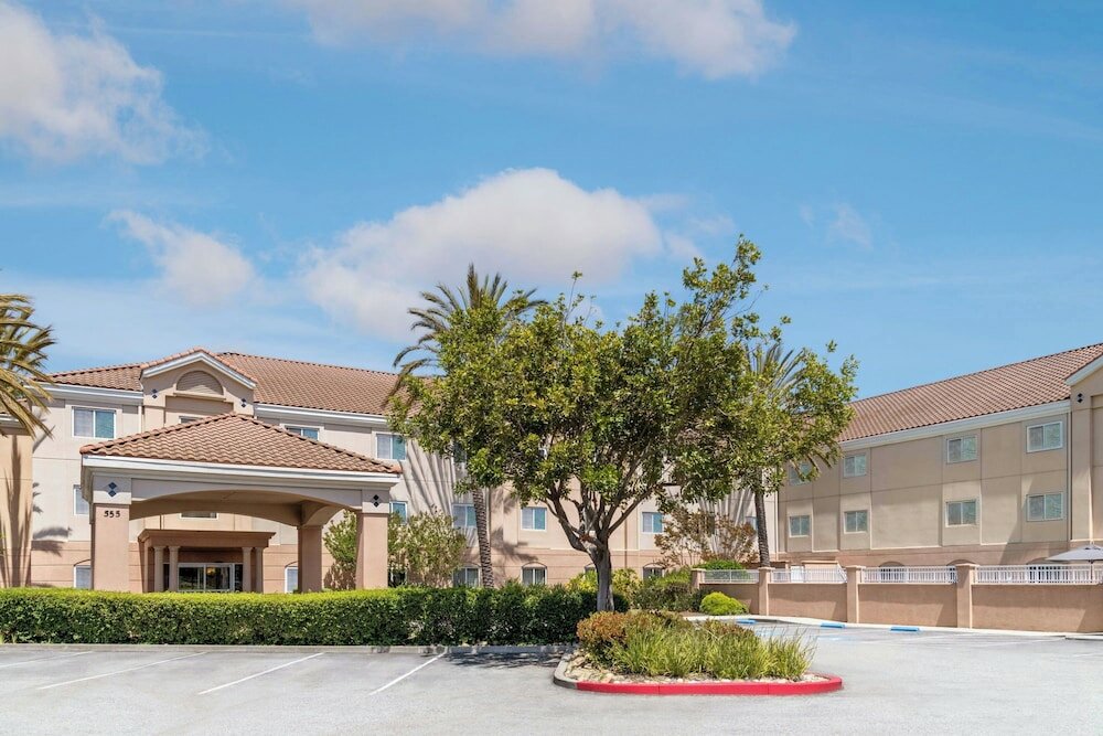 Фото Fairfield Inn & Suites by Marriott San Francisco San Carlos