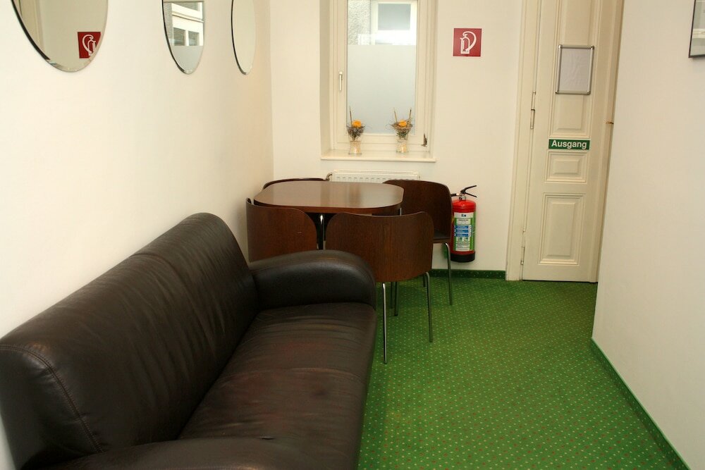 Фото Pension Stadthalle