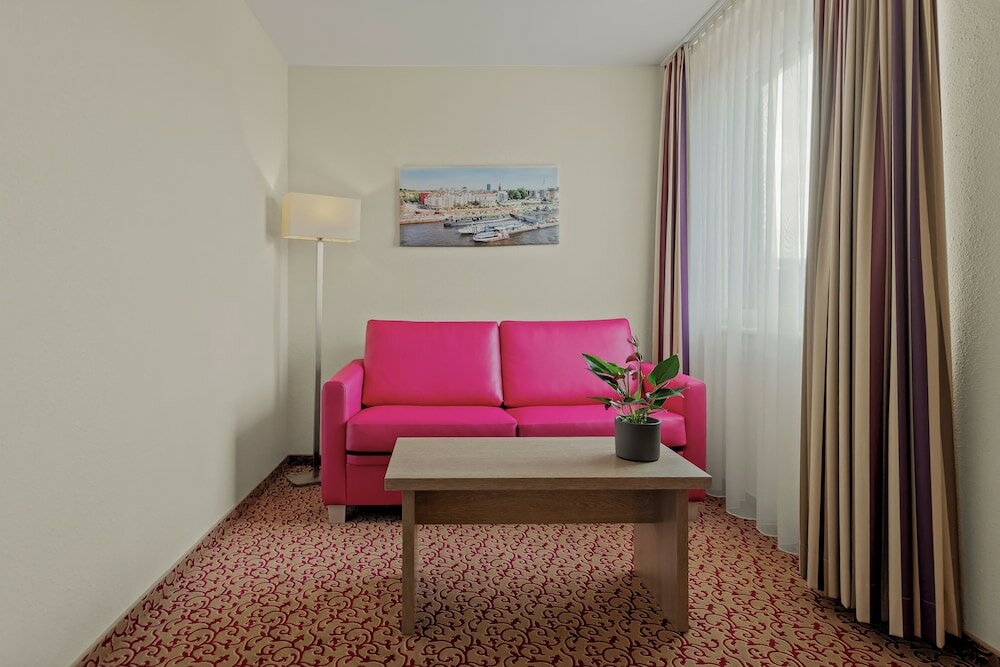 Фото Mercure Hotel Hamburg am Volkspark