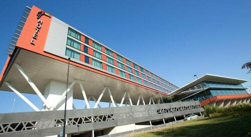 Внешний вид отеля Van der Valk Hotel Veenendaal в Венендале, фото 3