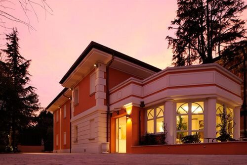 Гостиница La Villa Desenzano в Дезенцано-дель-Гарда