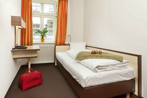 Гостиница Hotel Goldene Krone в Тироле