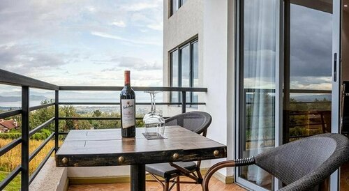 Гостиница The Alps Hotel в Накуру