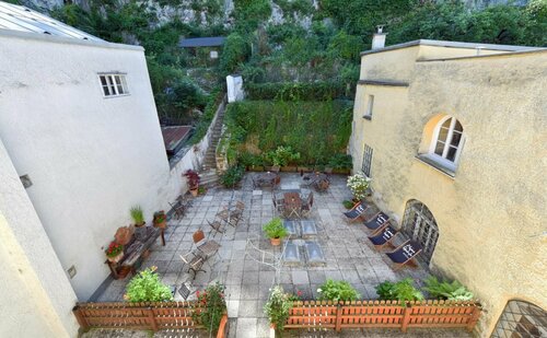 Гостиница Hotel Krone 1512 в Зальцбурге