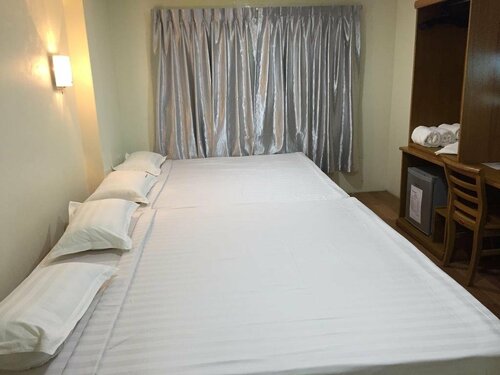 Гостиница Htun Yadanar Motel в Моламьяйне