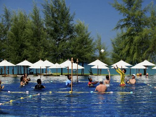 Гостиница Splash Beach Resort на Пхукете