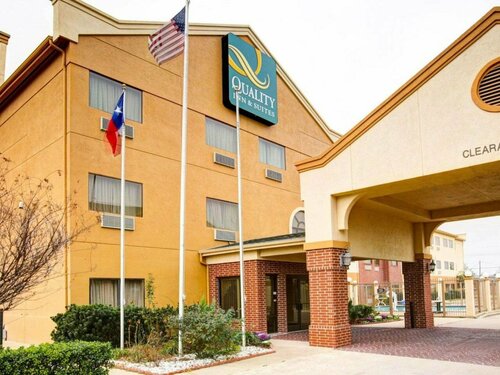 Гостиница Quality Inn & Suites Waco North в Лейси-Лейквью