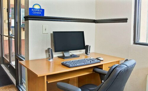Гостиница Days Inn by Wyndham Lawrenceville в Лоренсвилле