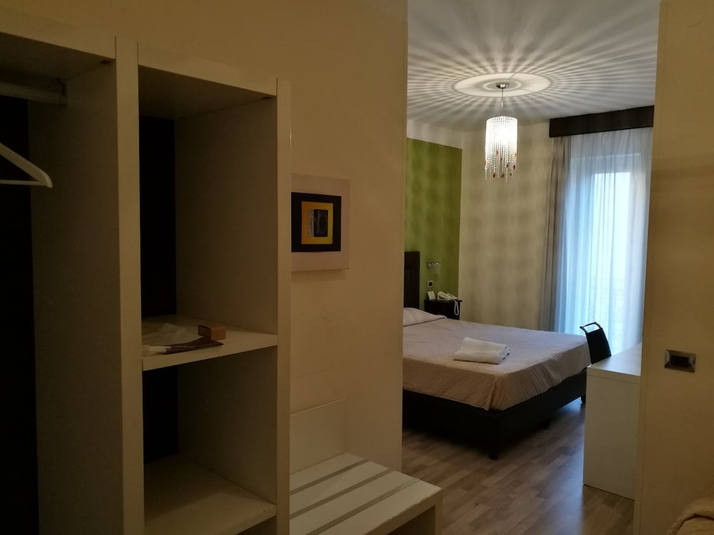 Фото Hotel Bruman Caserta