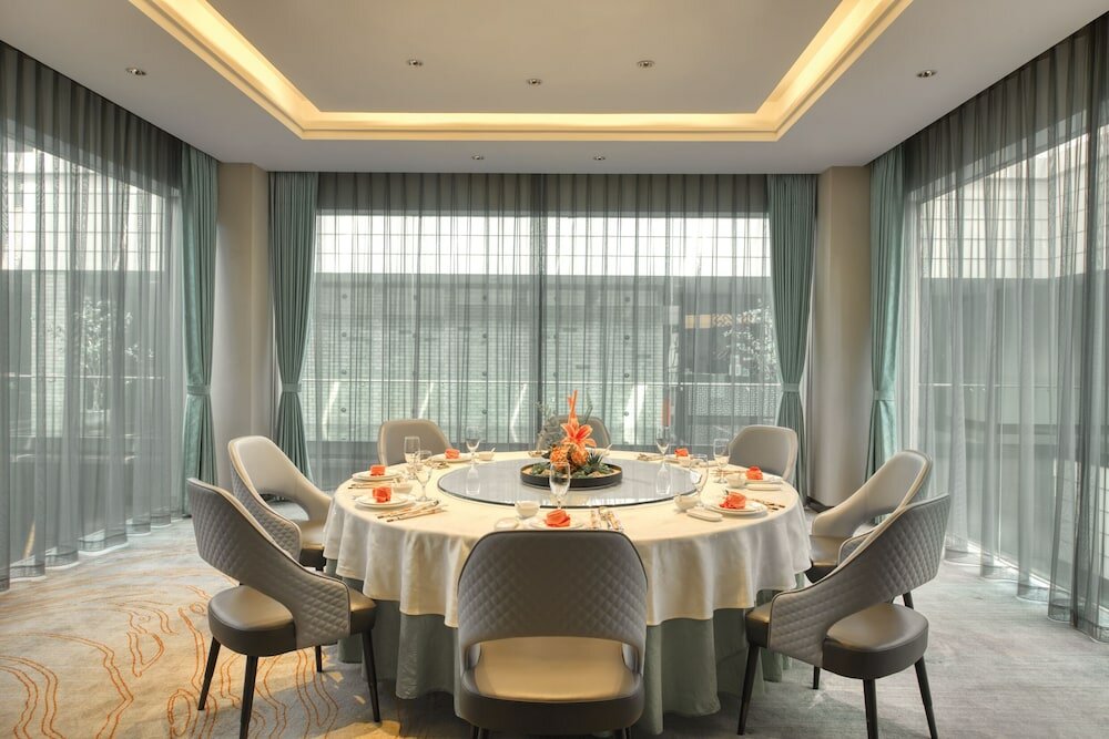 Фото Royal Garden Hotel