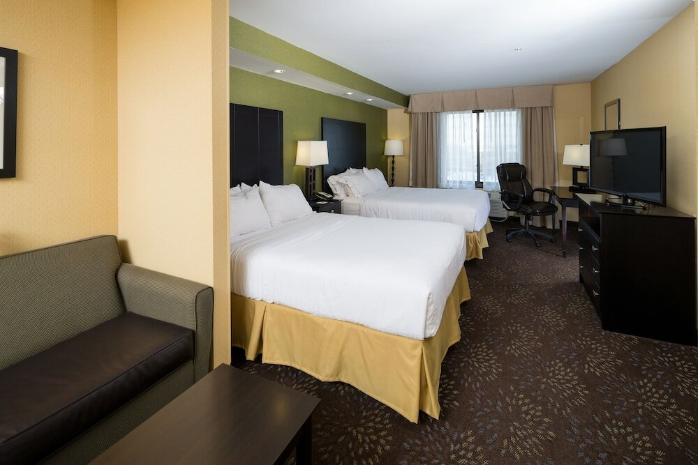 Фото Holiday Inn Express & Suites Detroit North - Troy, an Ihg Hotel