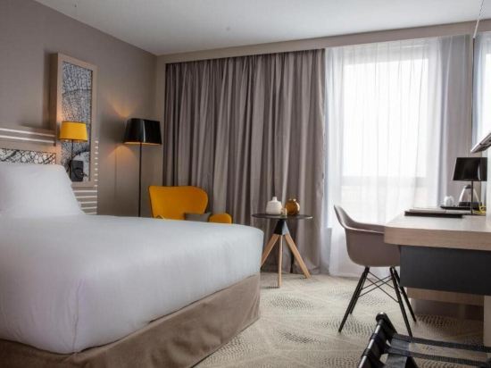 Фото Hilton Garden Inn Paris La Villette