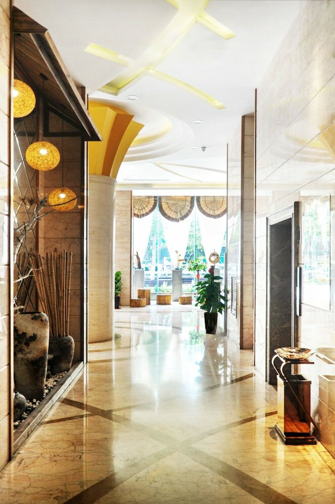 Фото Xiamen Hooray Hotel
