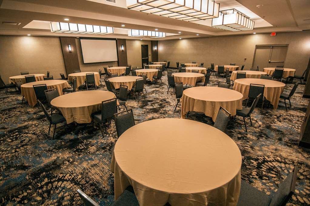 Фото DoubleTree by Hilton Lubbock University Area