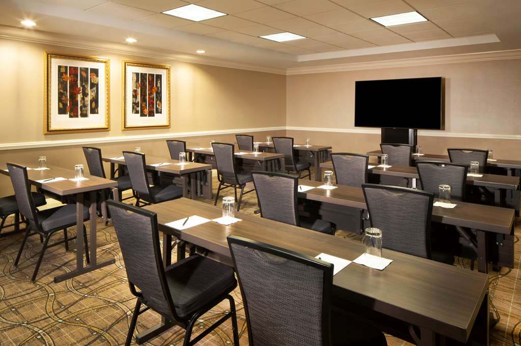Фото Hilton Alexandria Old Town