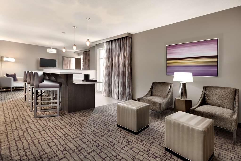 Фото Embassy Suites by Hilton Charlotte Uptown
