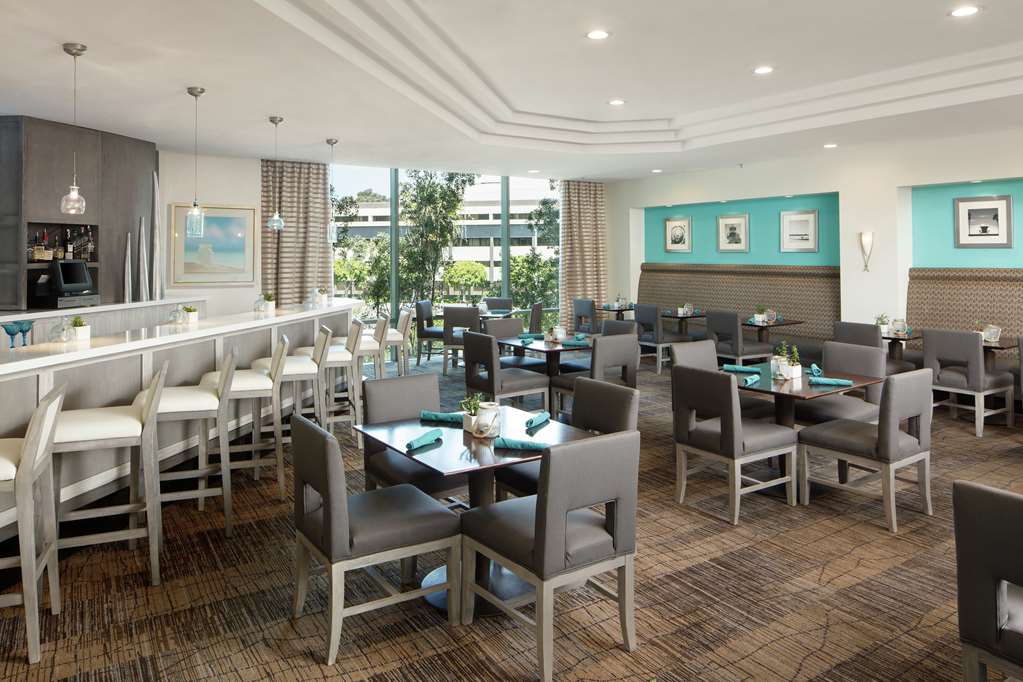 Фото Doubletree by Hilton Hotel Circle